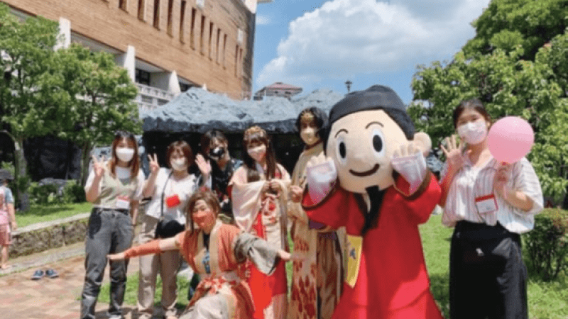 幅広い学びを得られる3コース「ビジネス情報」「地域創生」「会計ファイナンス」